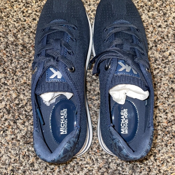 Michael Kors sneaker Monique knit trainer navy Womens Size 6.5 Sold Out - Picture 3 of 6